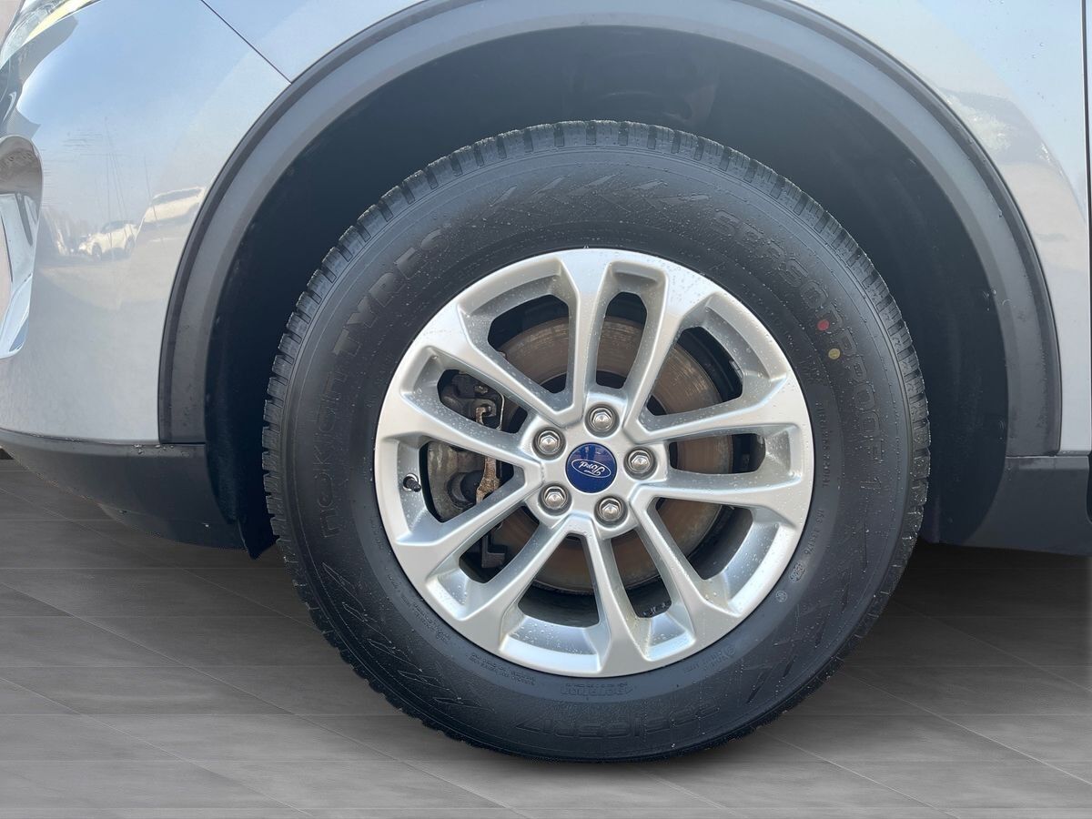 Sort Ford Kuga fra 2021