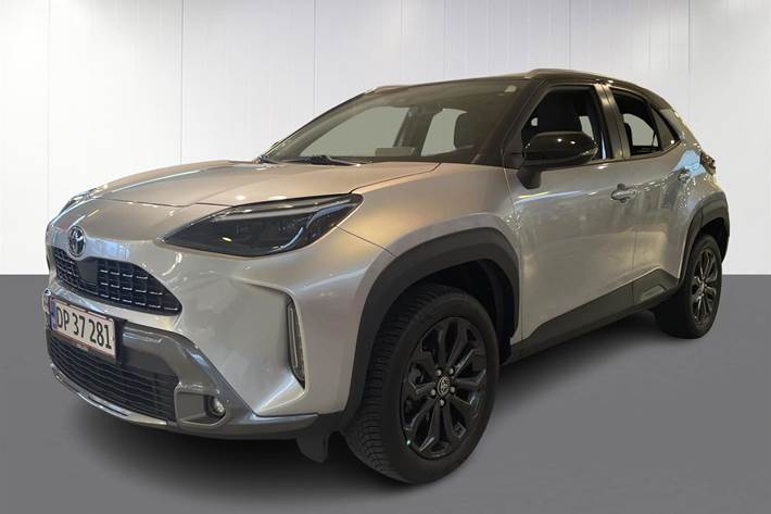 Sølv Toyota Yaris Cross fra 2022