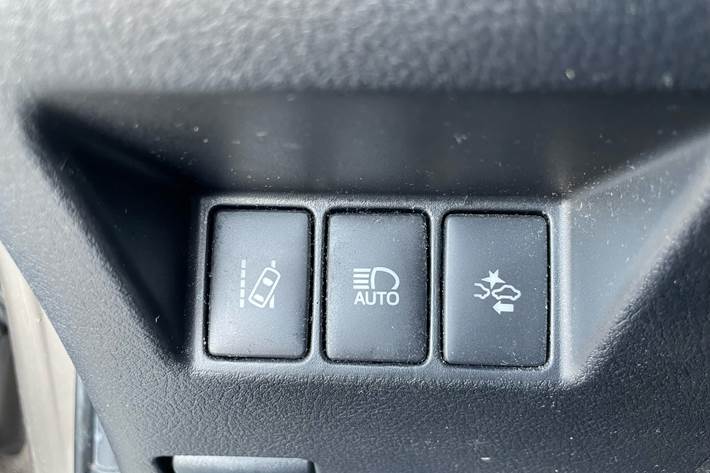 Bronze Toyota Yaris fra 2017