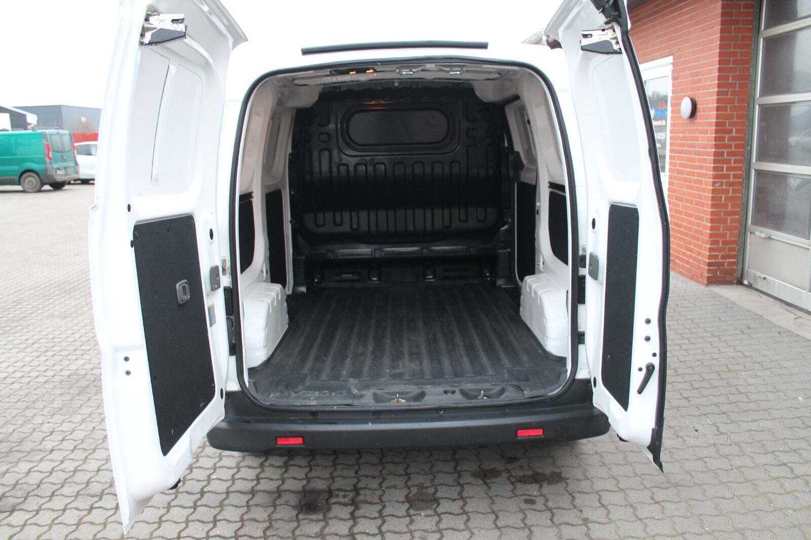 undefined Nissan NV200 fra 2013