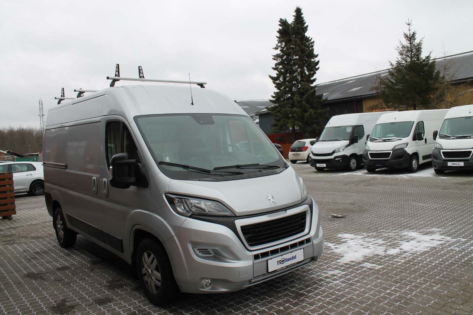 Peugeot Boxer 335 2,2 BlueHDi 165 L2H2 Ultimate