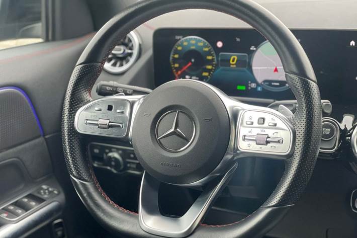 Sort Mercedes EQA250+ fra 2023