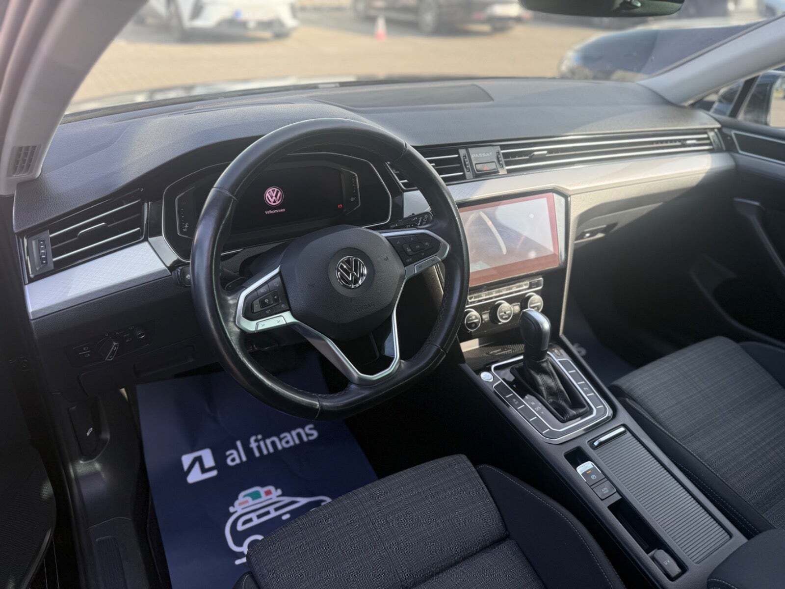 Sort VW Passat fra 2020