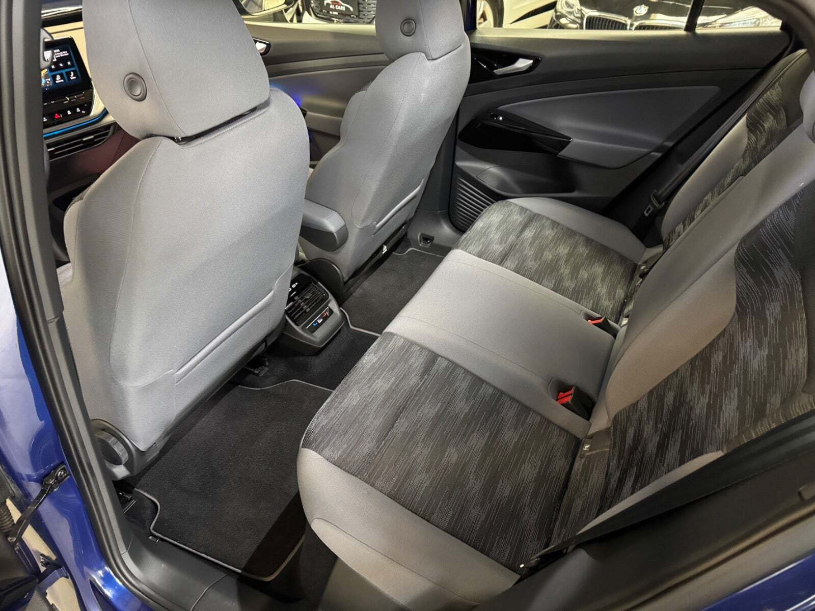 Blå VW ID.4 fra 2023