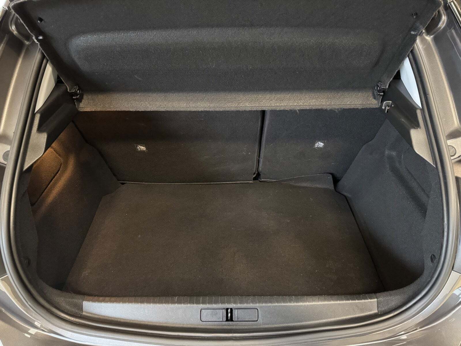 Grå Opel Corsa fra 2020