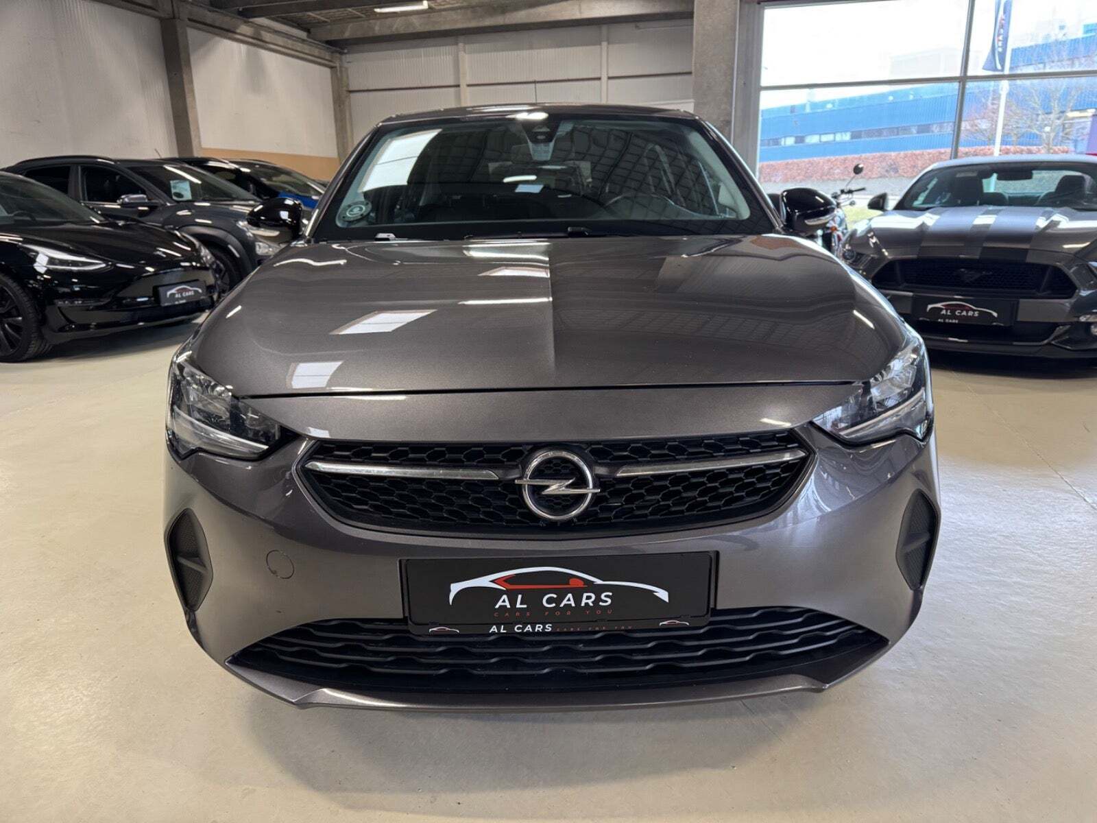 Grå Opel Corsa fra 2020