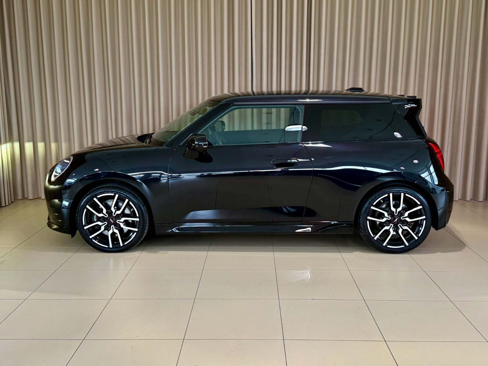 Mini Cooper SE JCW Trim M