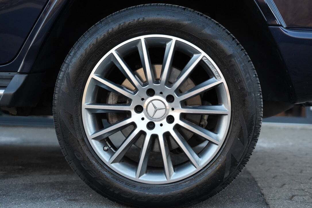 Blå Mercedes G400 d fra 2022