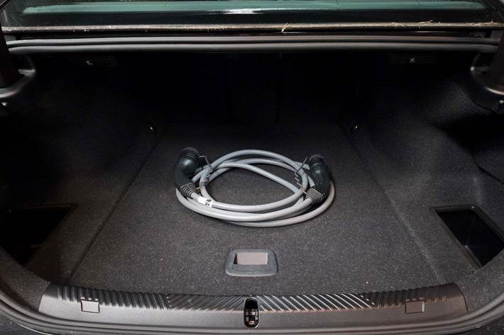 Grå BMW i5 fra 2024