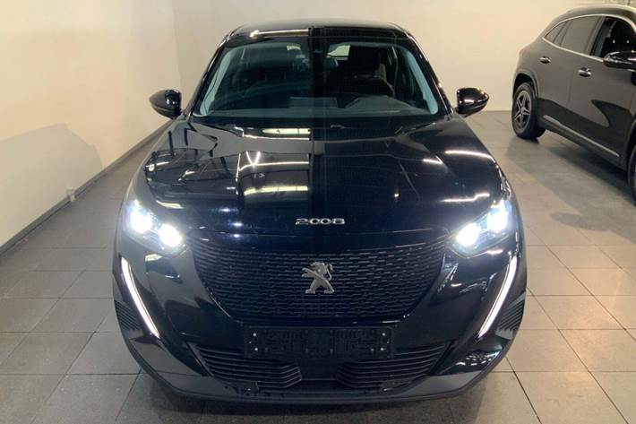 Sort Peugeot 2008 fra 2022