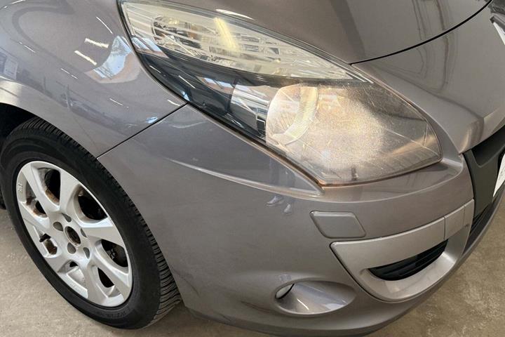 Sort Renault Scenic III fra 2011 set udefra
