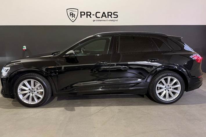 Sort Audi e-tron fra 2021