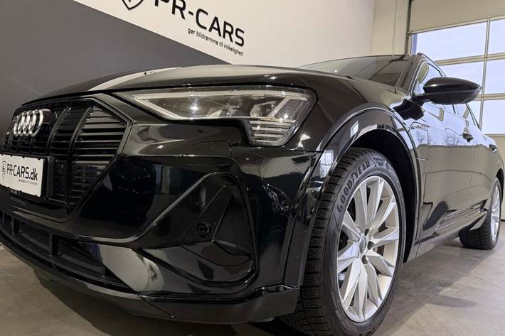 Sort Audi e-tron fra 2021