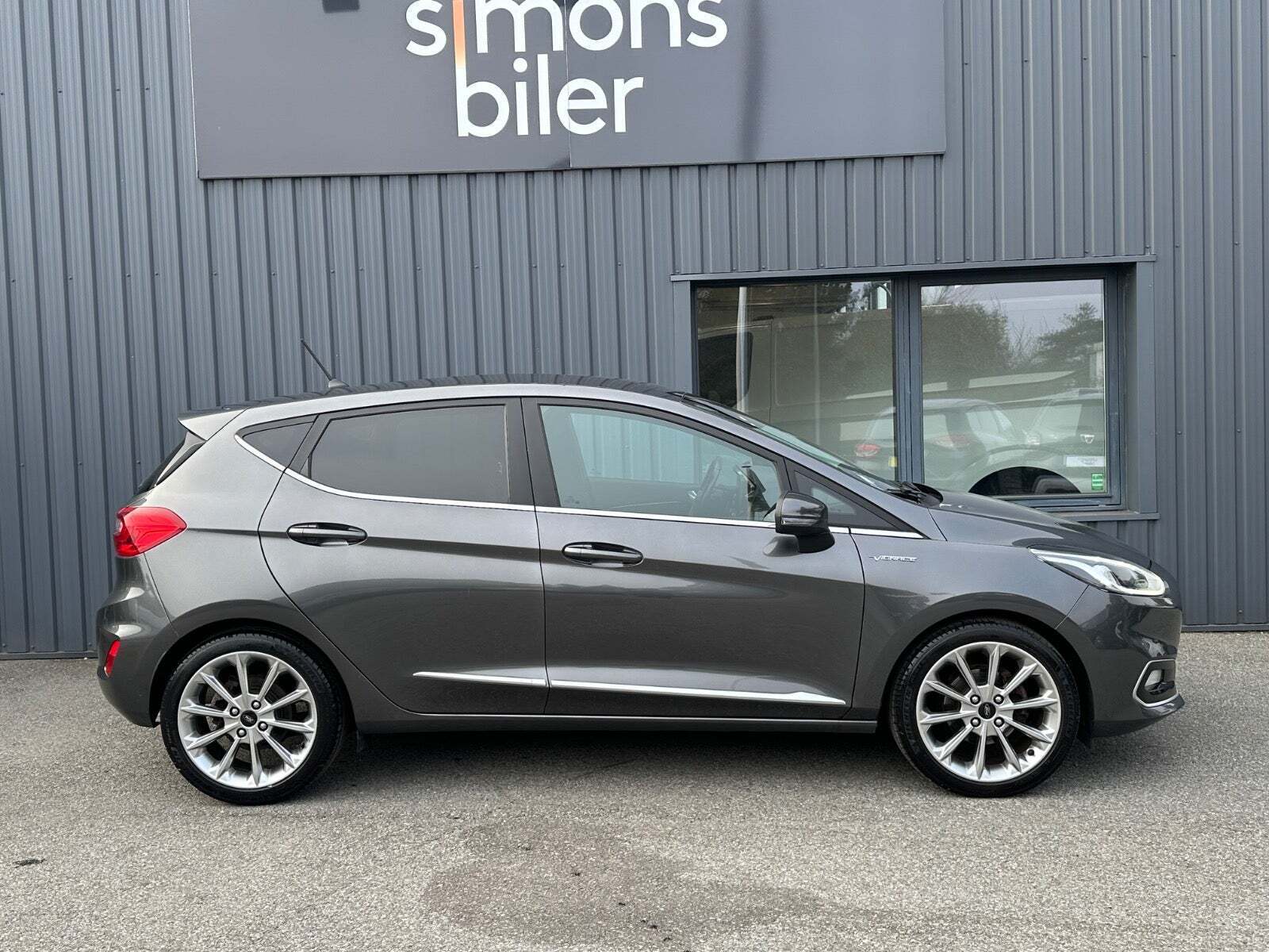 Grå Ford Fiesta fra 2018