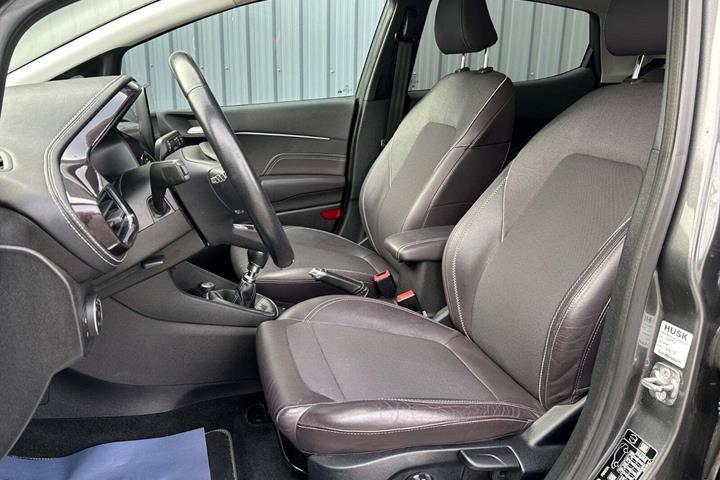 Grå Ford Fiesta fra 2018