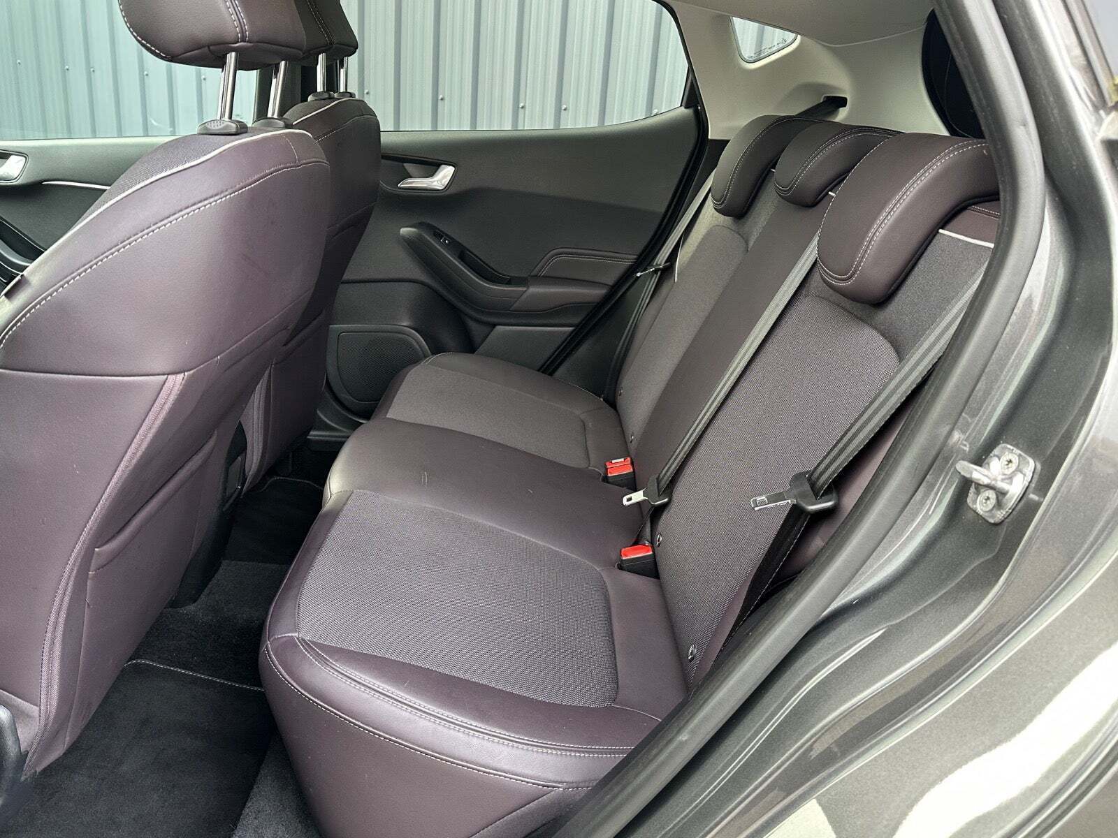 Grå Ford Fiesta fra 2018