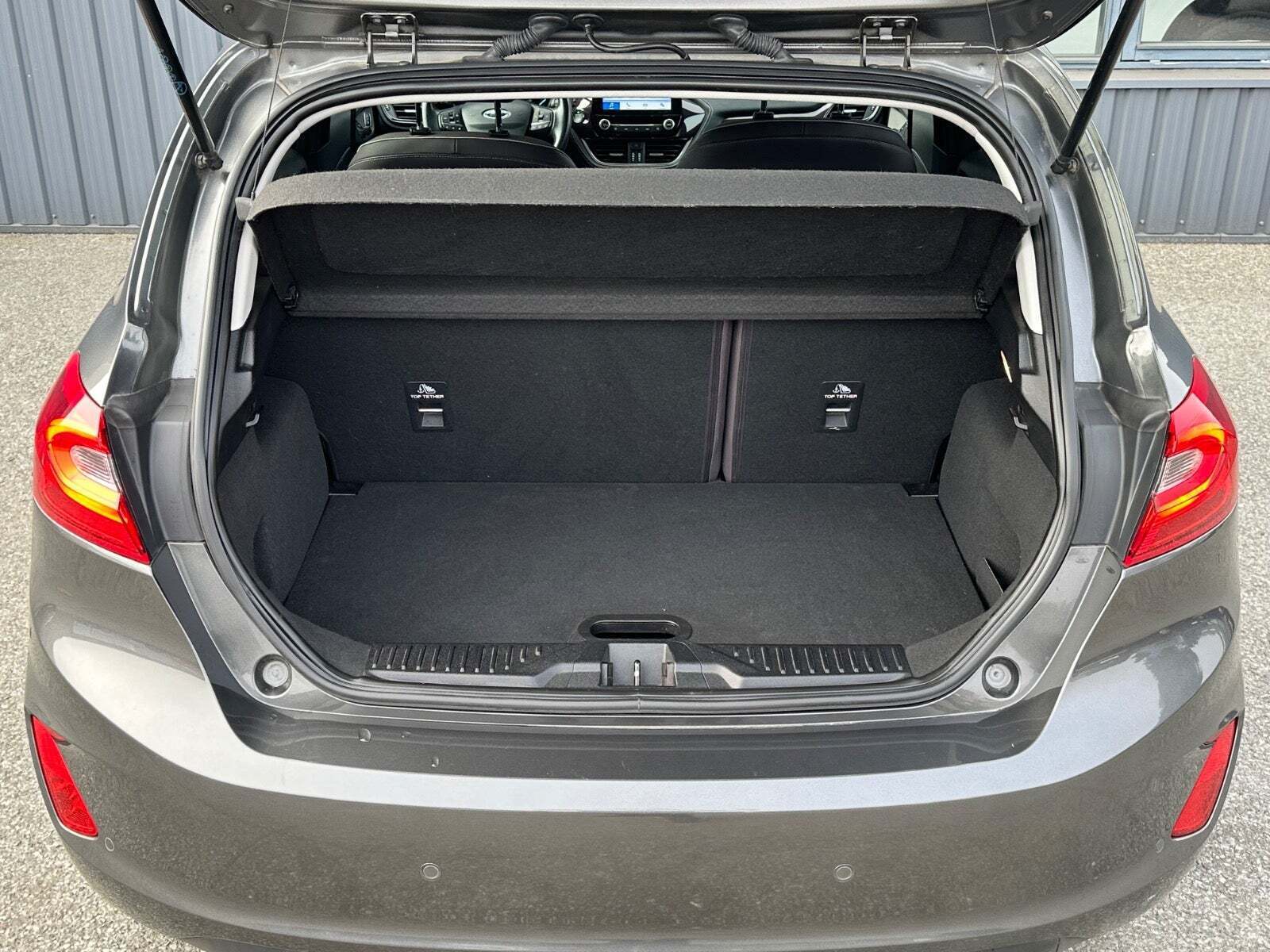 Grå Ford Fiesta fra 2018