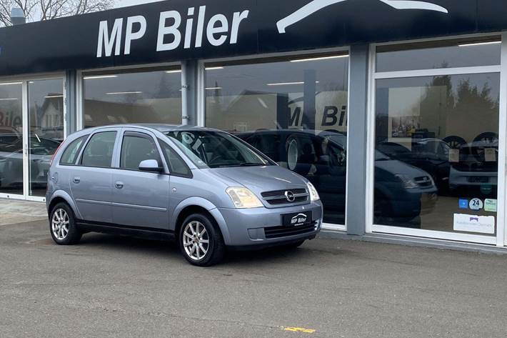 Blå Opel Meriva fra 2005