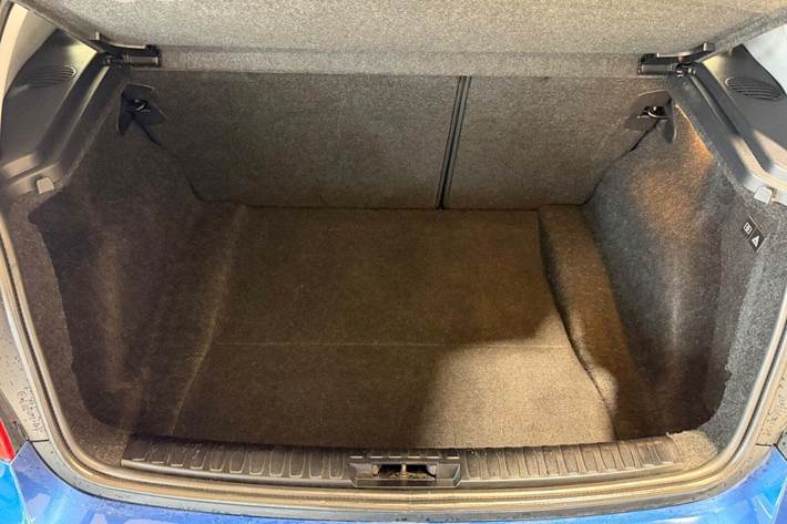 Blå BMW 116i fra 2005