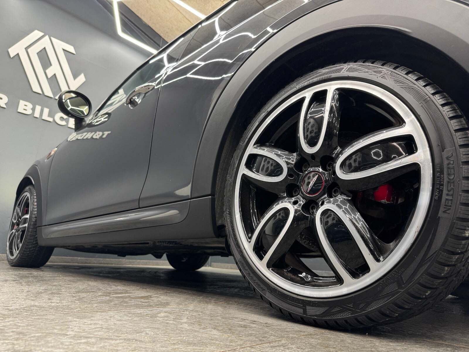 Grå Mini Cooper S fra 2019