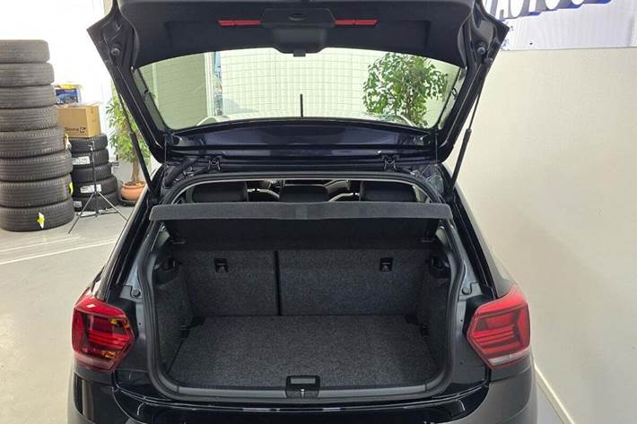 Sort VW Polo fra 2021