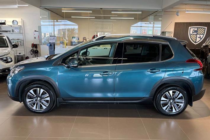 Grøn Peugeot 2008 fra 2017