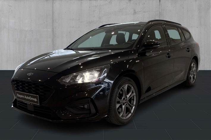 Sort Ford Focus fra 2020 set udefra