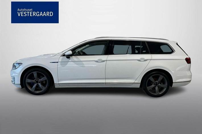 Hvid VW Passat fra 2016