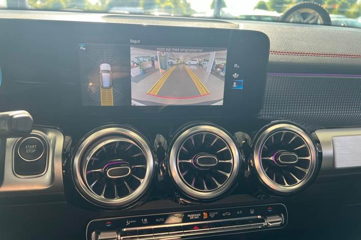 Hvid Mercedes EQB250 fra 2022