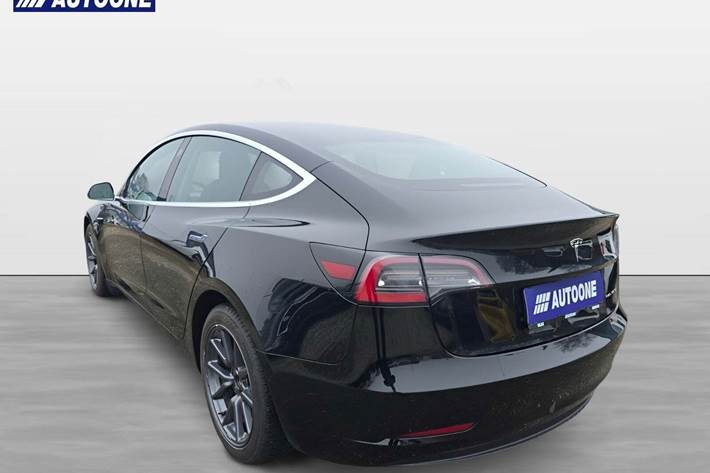 Sort Tesla Model 3 fra 2019
