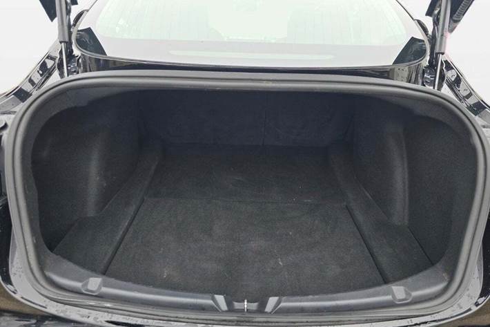 Sort Tesla Model 3 fra 2019