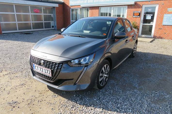 Grå Peugeot 208 fra 2020