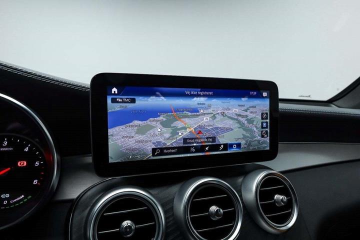 Grå Mercedes GLC300 de fra 2022