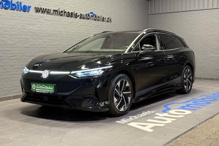 Sort VW ID.7 fra 2025 set udefra