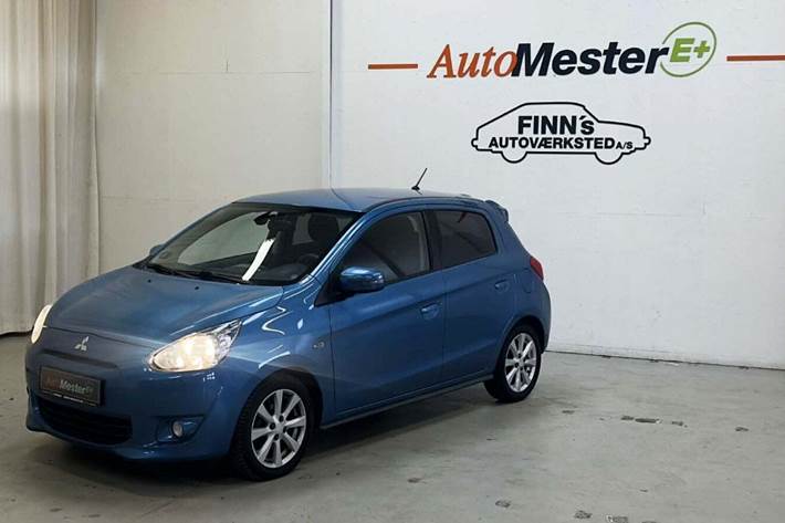 Blå Mitsubishi Space Star fra 2015