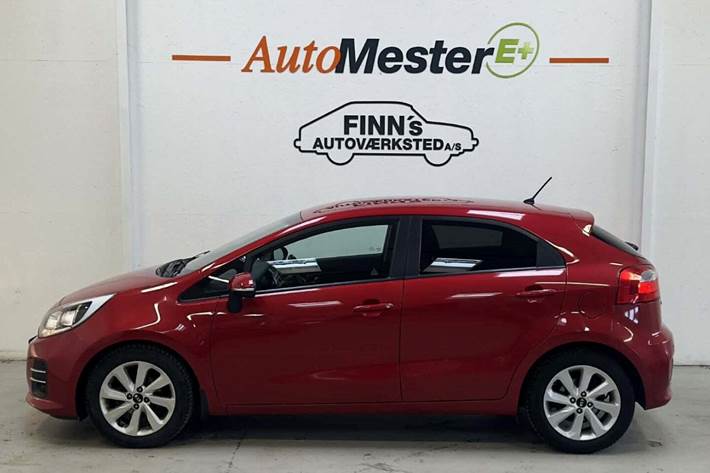 Grøn Kia Rio fra 2015