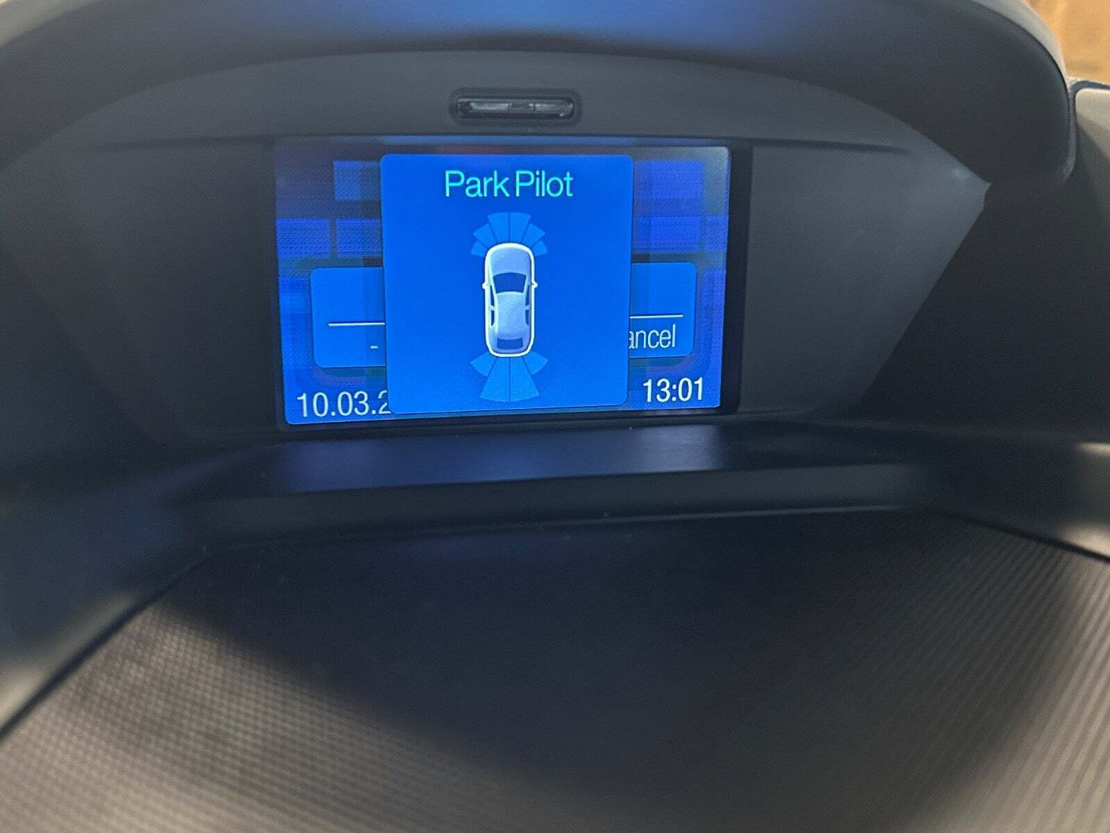 Grå Ford Grand C-Max fra 2015