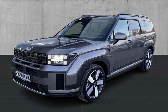 Grå Hyundai Santa Fe fra 2025