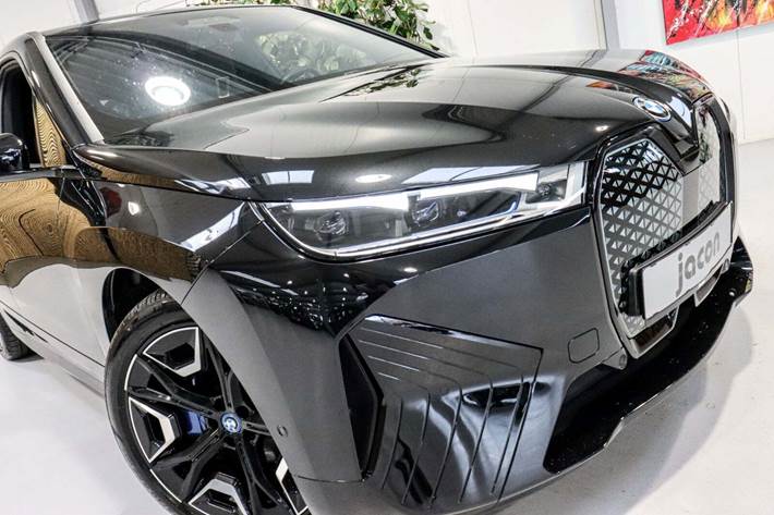 Sort BMW iX fra 2022