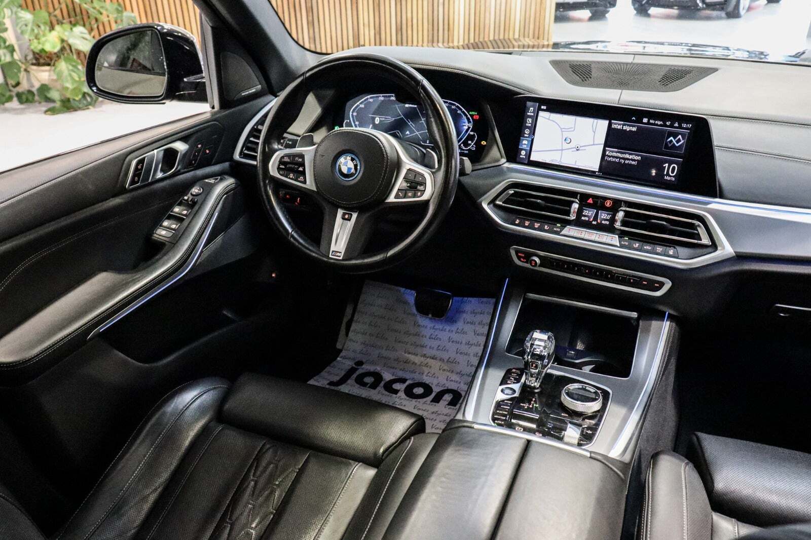 Grå BMW X5 fra 2023