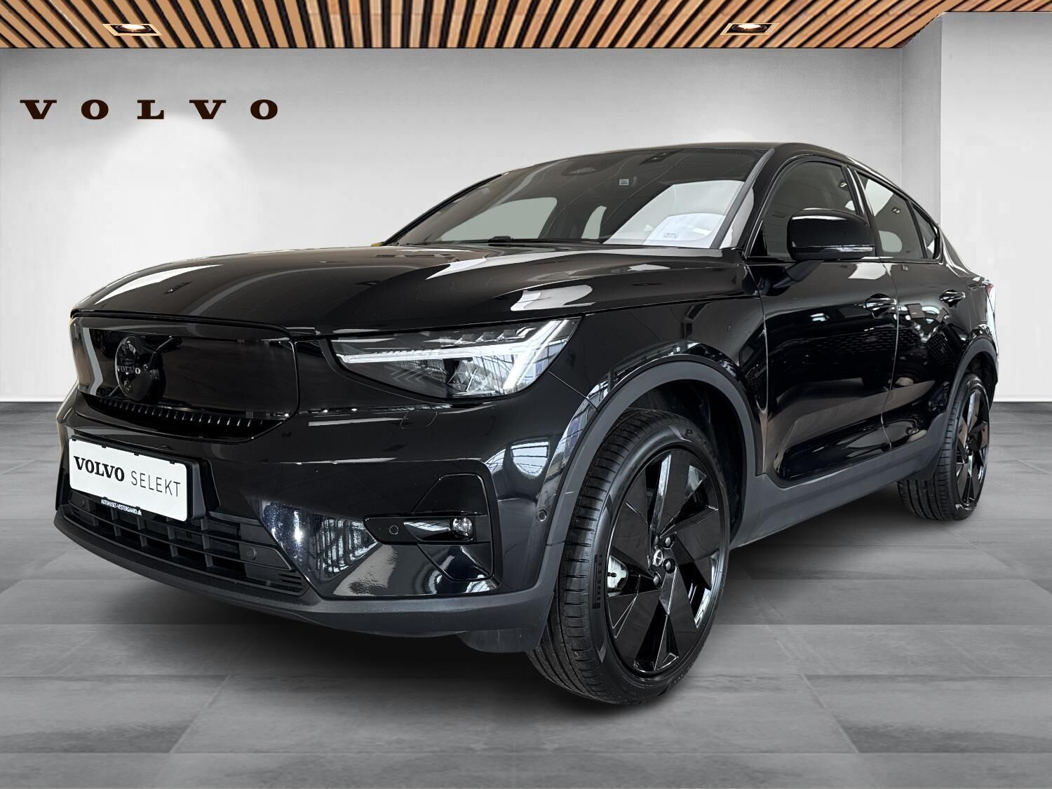 Volvo EC40 Extended Range Black Edition