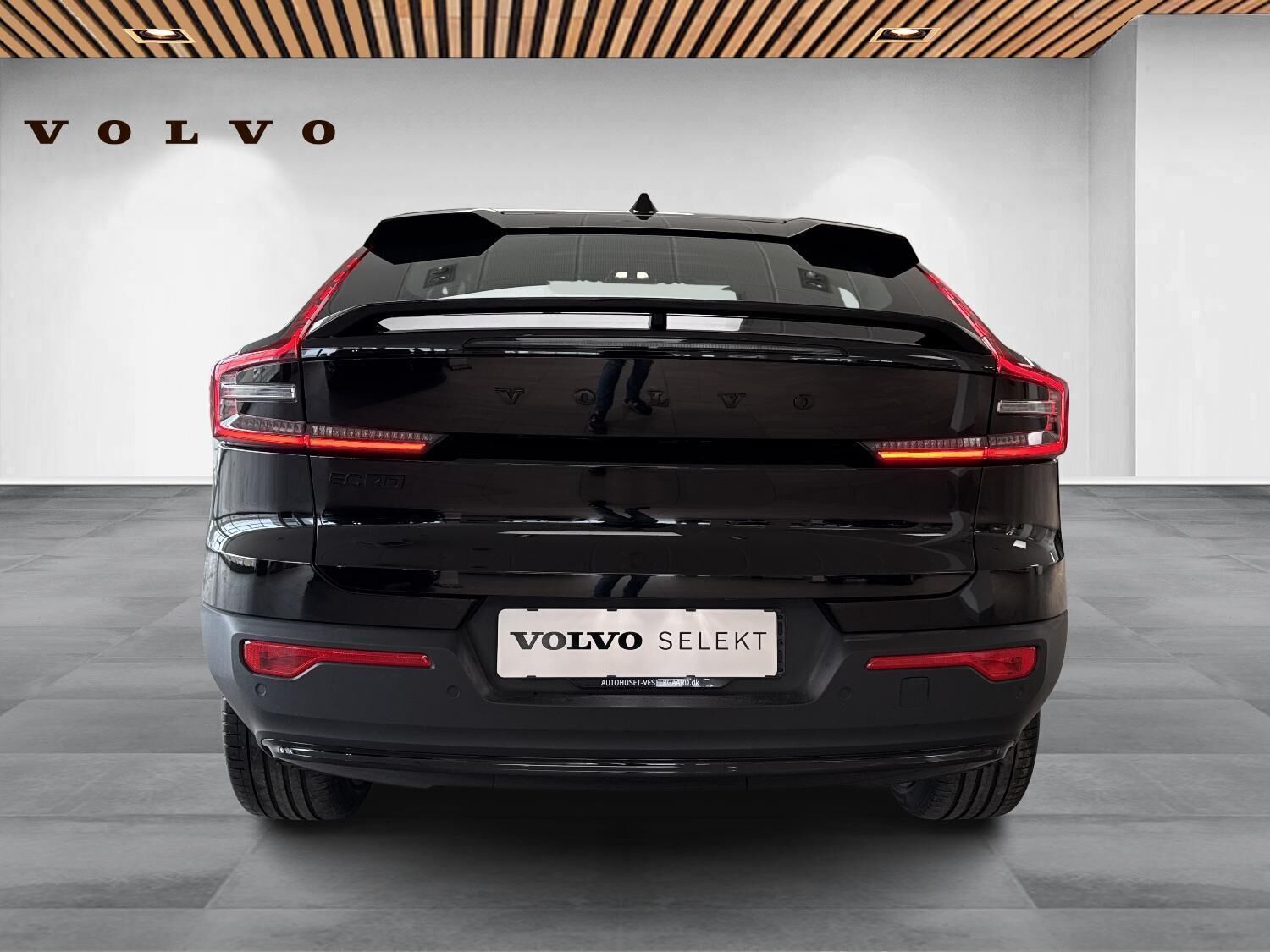 Volvo EC40 Extended Range Black Edition