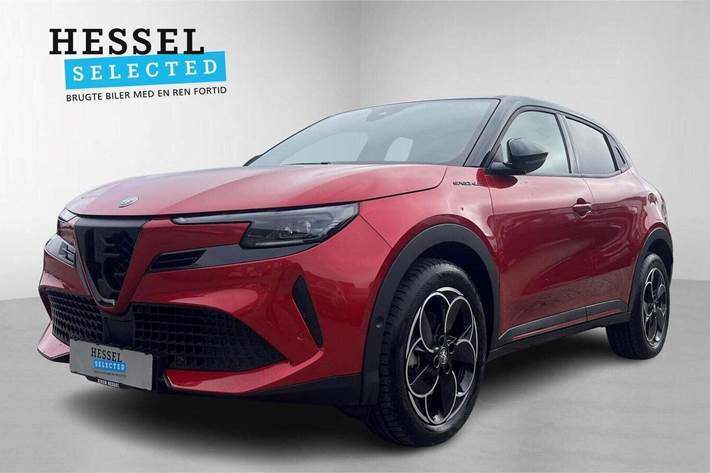 Rød Alfa Romeo Junior fra 2024