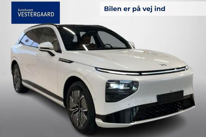 Hvid Xpeng G9 fra 2024