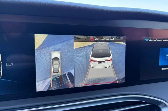 Sort Hongqi E-HS9 fra 2024