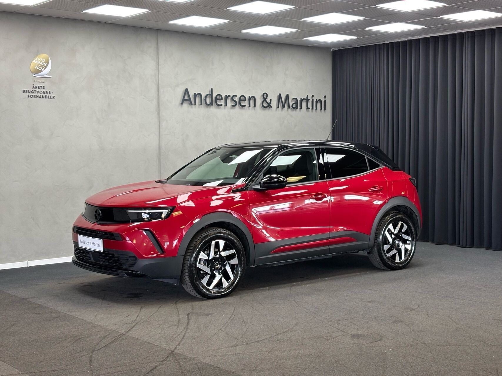 Rød Opel Mokka-e fra 2023