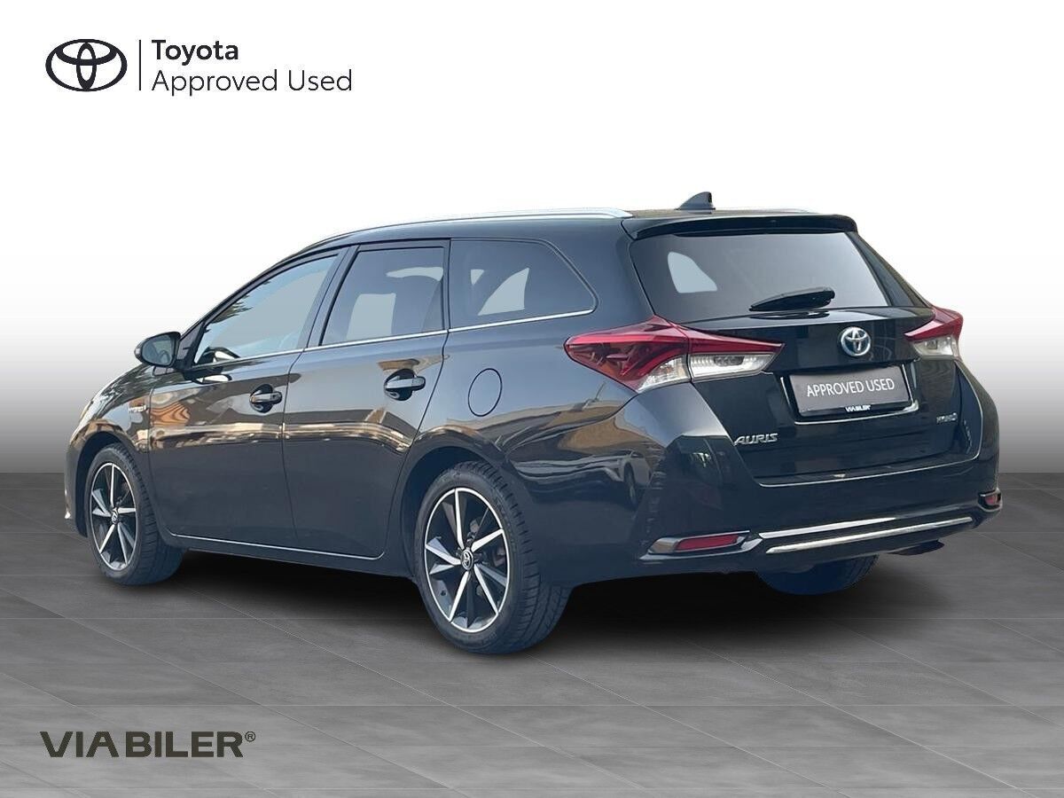 Toyota Auris 1,8 Touring Sports Hybrid H2 Selected 136HK Stc Aut.