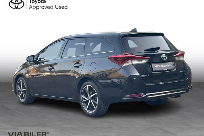 Sort Toyota Auris fra 2018