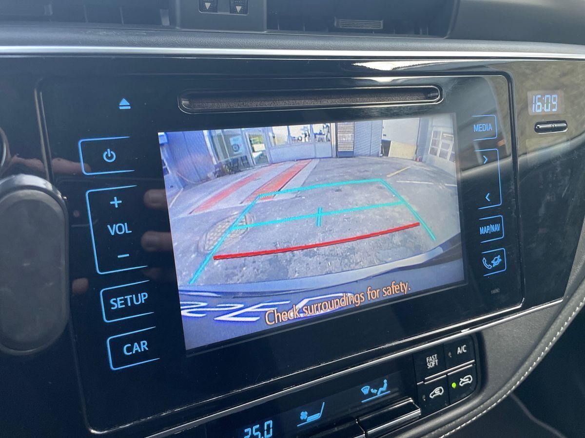 Sort Toyota Auris fra 2018