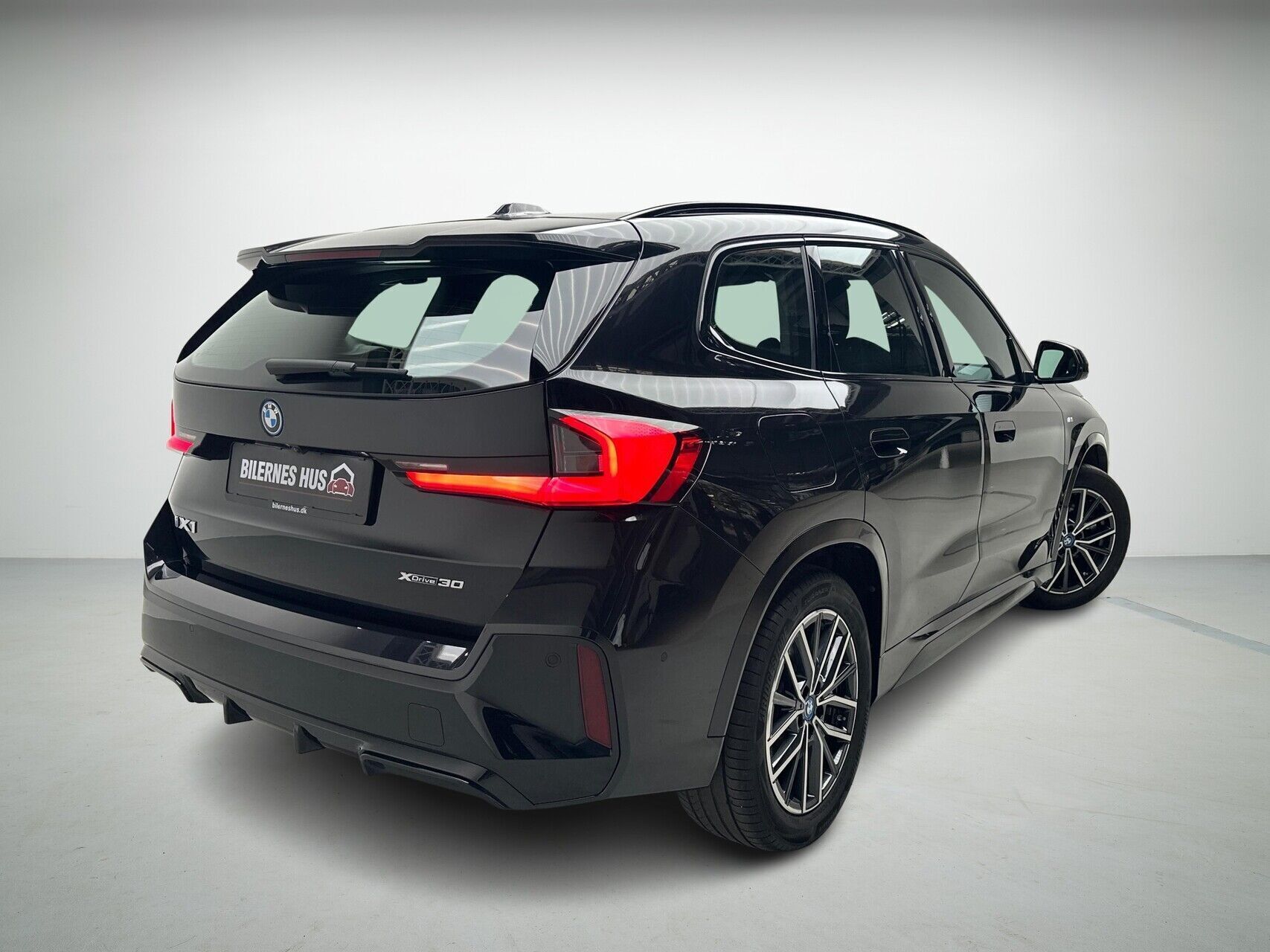 BMW iX1 xDrive30 EL Fully Charged 4x4 313HK 5d Aut.